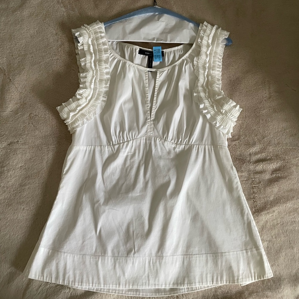 BCBG MaxAzria  detailed keyhole cotton tank. Excellent condition.